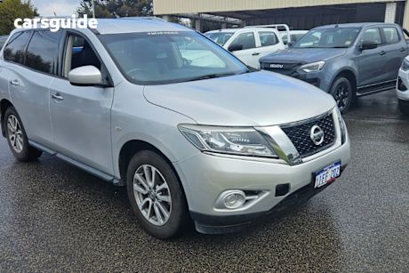 Silver 2016 Nissan Pathfinder Wagon ST (4X2)
