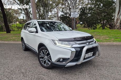 White 2016 Mitsubishi Outlander Wagon XLS (4X4)