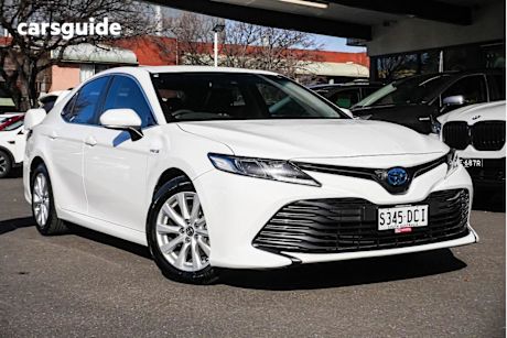 White 2019 Toyota Camry Sedan ASCENT F