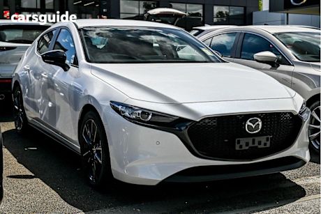 White 2024 Mazda 3 Hatchback G25 Evolve SP