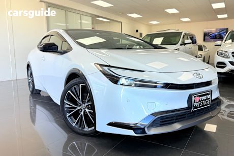 White 2023 Toyota Prius Wagon Z (Hybrid)