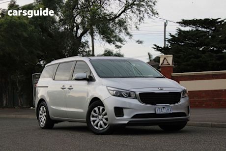 Silver 2018 Kia Carnival Wagon S
