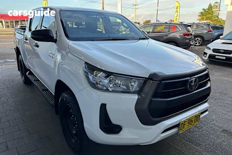 White 2022 Toyota Hilux Double Cab Pick Up SR (4X4)