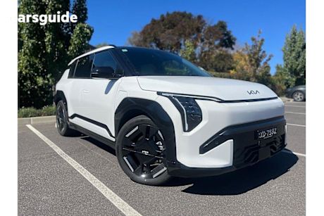 White 2025 Kia EV3 Wagon GT-Line 2WD LR