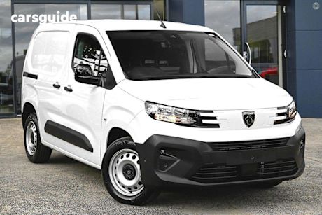 White 2025 Peugeot Partner Van PRO Short