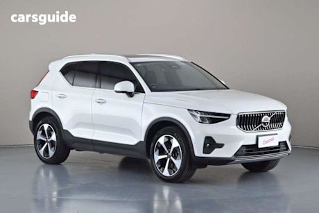 White 2022 Volvo XC40 Wagon Ultimate B4 Bright Mhev