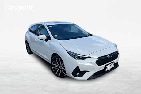 White 2024 Subaru Impreza Hatchback 2.0S (awd)