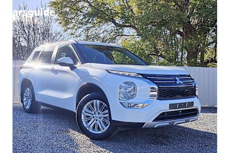 White 2022 Mitsubishi Outlander Wagon LS 7 Seat (2WD)