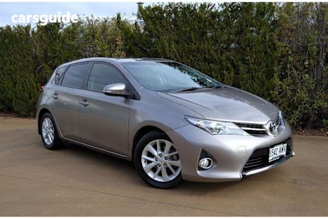 Bronze 2013 Toyota Corolla Hatchback Ascent Sport