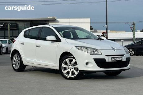 White 2011 Renault Megane Hatchback Privilege