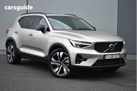 Silver 2022 Volvo XC40 SUV ULTIMATE B5 DARK 4WD