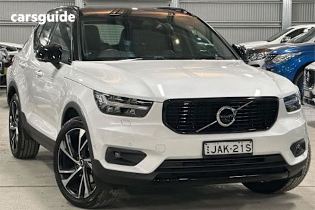 White 2020 Volvo XC40 Wagon T5 R-Design (awd)