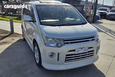 White 2008 Mitsubishi Delica Wagon D5