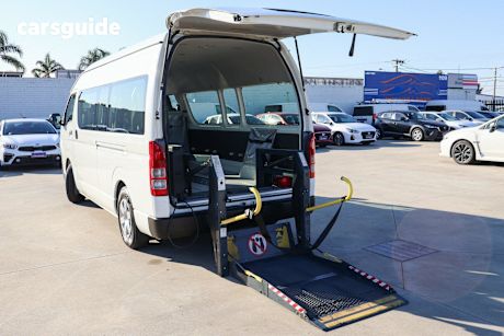 White 2017 Toyota Hiace Bus Commuter