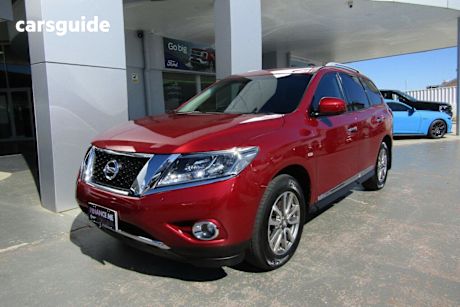 Red 2015 Nissan Pathfinder Wagon ST-L (4X2)