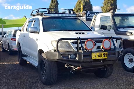 White 2005 Toyota Hilux Dual Cab Pick-up SR5 (4X4)