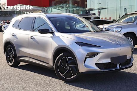 Silver 2025 MG MGS5 EV SUV Essence 49