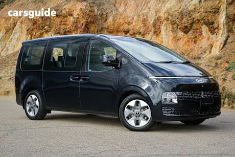 Blue 2024 Hyundai Staria Wagon Highlander