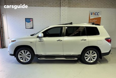 White 2013 Toyota Kluger Wagon Grande (4X4)