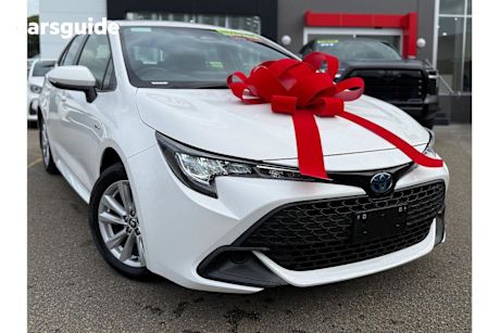 White 2024 Toyota Corolla Hatch ASCENT SPORT HYBRID F
