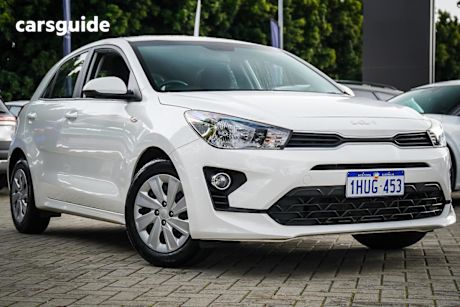 White 2023 Kia RIO Hatchback S