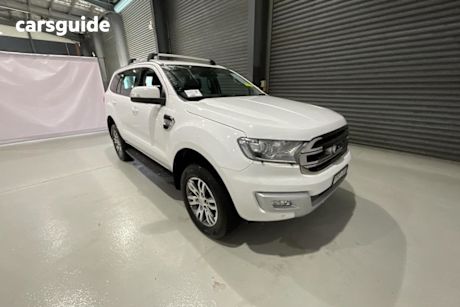 White 2017 Ford Everest Wagon Trend
