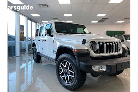 White 2024 Jeep Wrangler Unlimited Hardtop Overland (4X4)