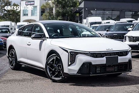 White 2025 Kia K4 Sedan GT-LINE F