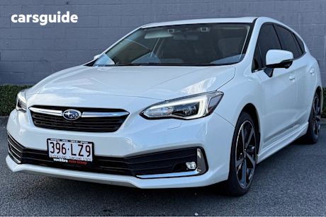 White 2022 Subaru Impreza Hatchback 2.0I-S (awd)