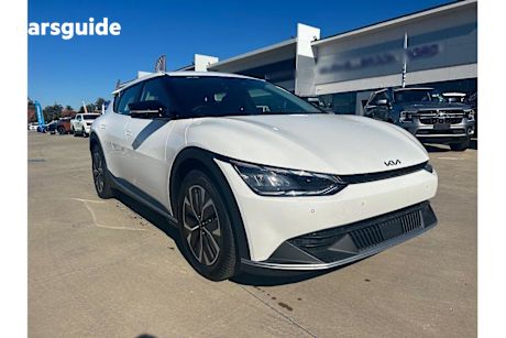 White 2024 Kia EV6 SUV AIR R