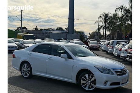 White 2010 Toyota Crown Sedan