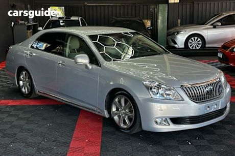 Silver 2010 Toyota Crown Sedan Majesta G Type V8 4dr Sedan 8sp Auto 4.6i