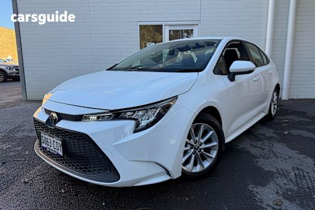 White 2022 Toyota Corolla Sedan Ascent Sport + Navigation