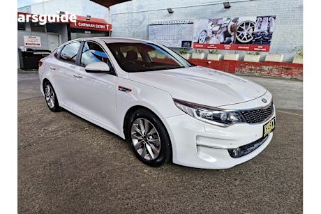 White 2018 Kia Optima Sedan SI F