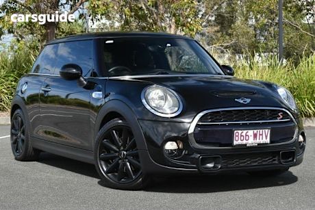 Black 2016 Mini Cooper Hatchback S