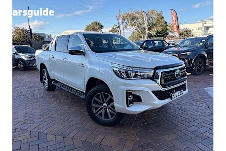 White 2020 Toyota Hilux Ute Tray SR5 4X4