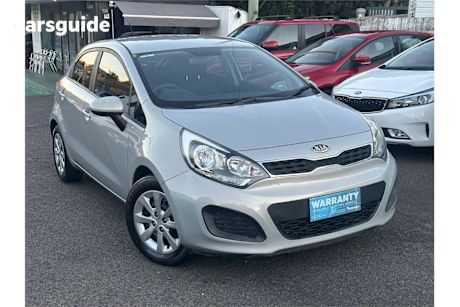 Beige 2013 Kia RIO Hatchback S