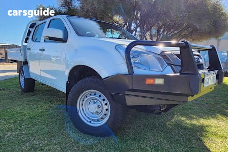 White 2020 Isuzu D-MAX Crew Cab Chassis SX (4X4)