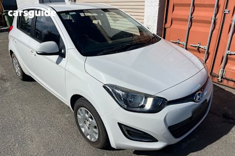 White 2014 Hyundai I20 Hatchback Active