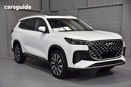 White 2025 Chery Tiggo 8 SUV SUPER HYBRID ULTIMATE F