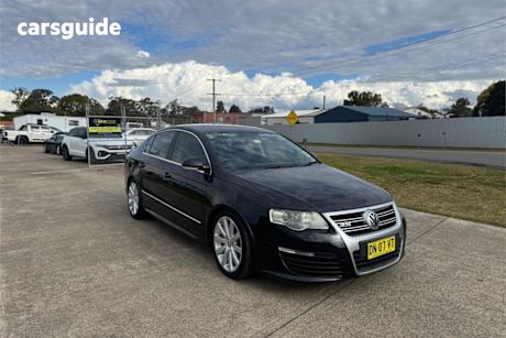 Black 2009 Volkswagen Passat Sedan R36
