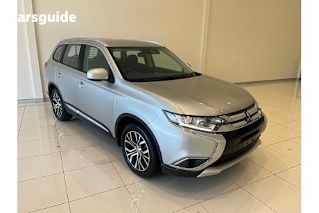 Silver 2017 Mitsubishi Outlander Wagon ES ADAS F