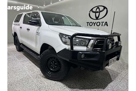 White 2022 Toyota Hilux OtherCar SR 4X4