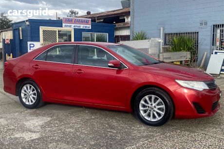 Red 2013 Toyota Camry Sedan Altise