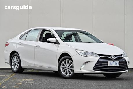 White 2017 Toyota Camry Sedan Altise