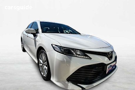 White 2019 Toyota Camry Sedan Ascent