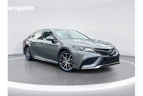 Silver 2021 Toyota Camry Sedan SL