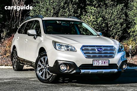 White 2017 Subaru Outback Wagon 2.5I