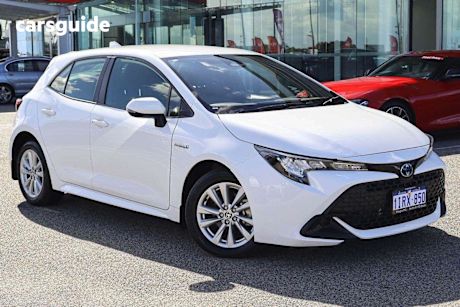 White 2023 Toyota Corolla Hatch ASCENT SPORT HYBRID F