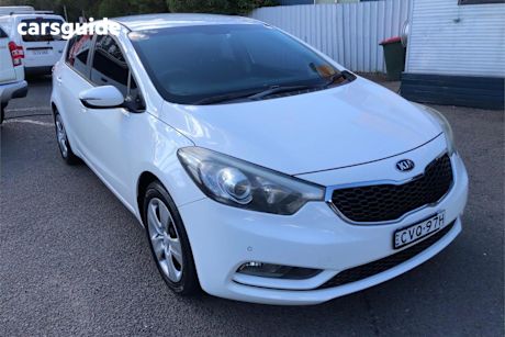 White 2014 Kia Cerato Hatchback S